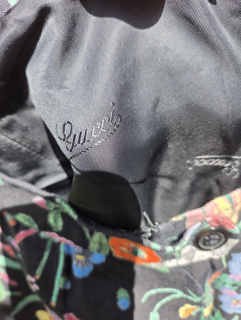 VTG 1970s GUCCI Skirt Set. 100% Silk Blouse. 100% Wool Skirt. Black Flora - Picture 6 of 14